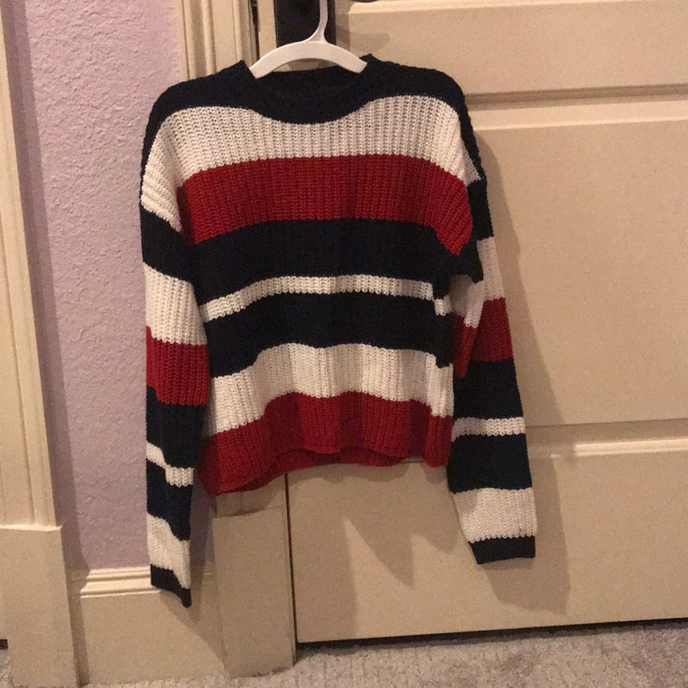 NWOT Sweater - Picture 5 of 8
